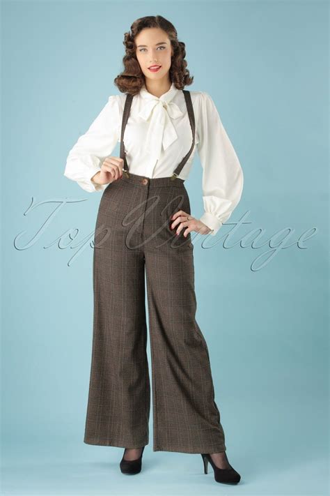 1920s style women's pants.